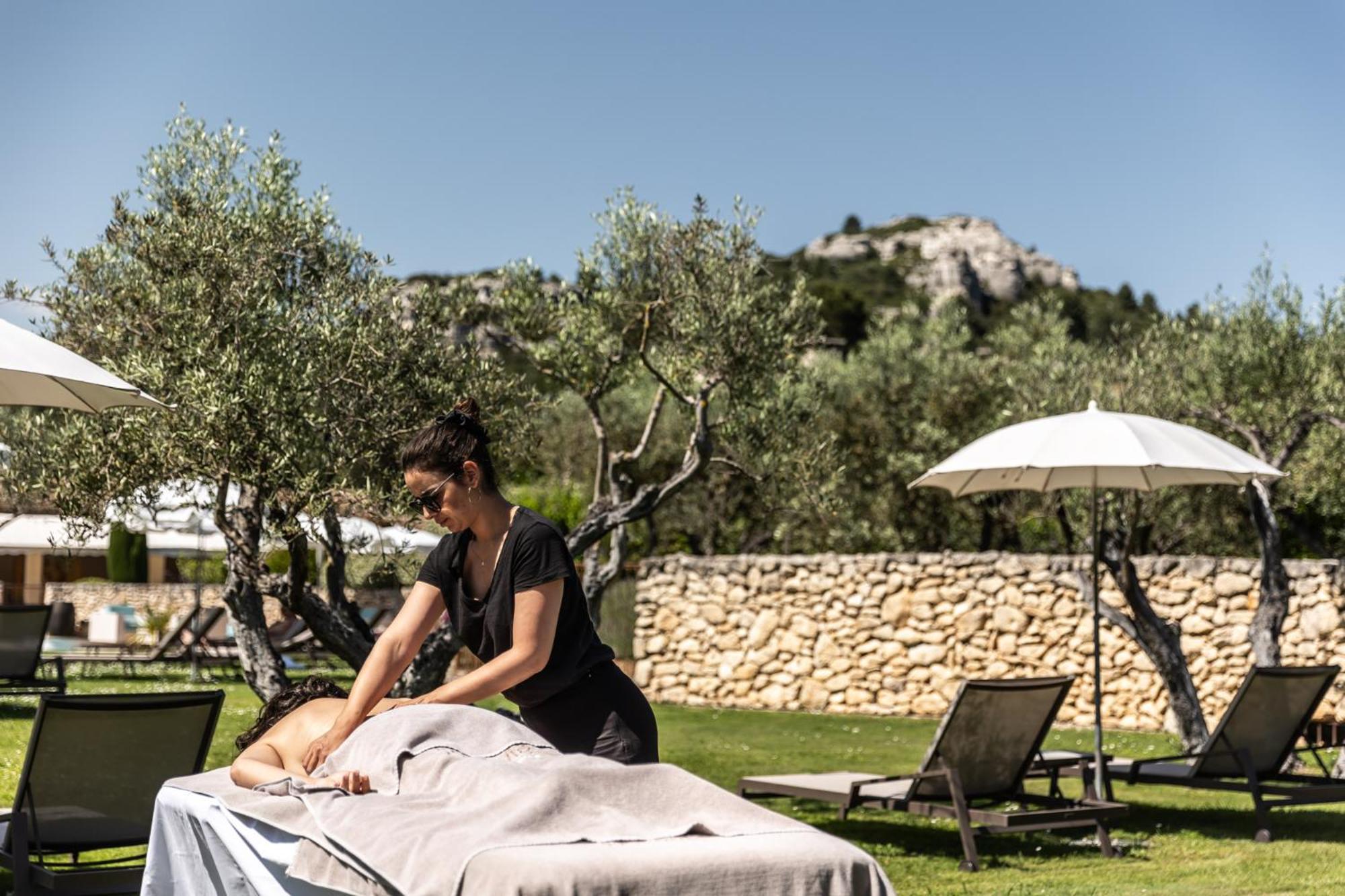 Mas De L'Oulivie Hotel Ле Бо дьо Прованс Екстериор снимка